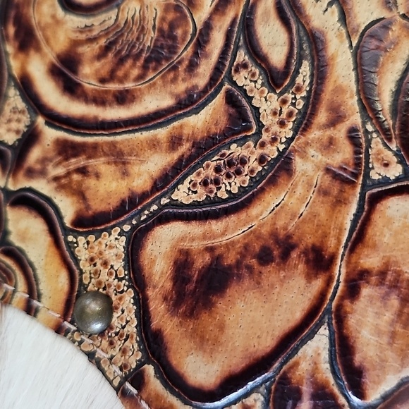 Cowhide Crossbody Large Westwrn Bag. Zipper Closure. Lg Outside Pocket - Picture 15 of 15